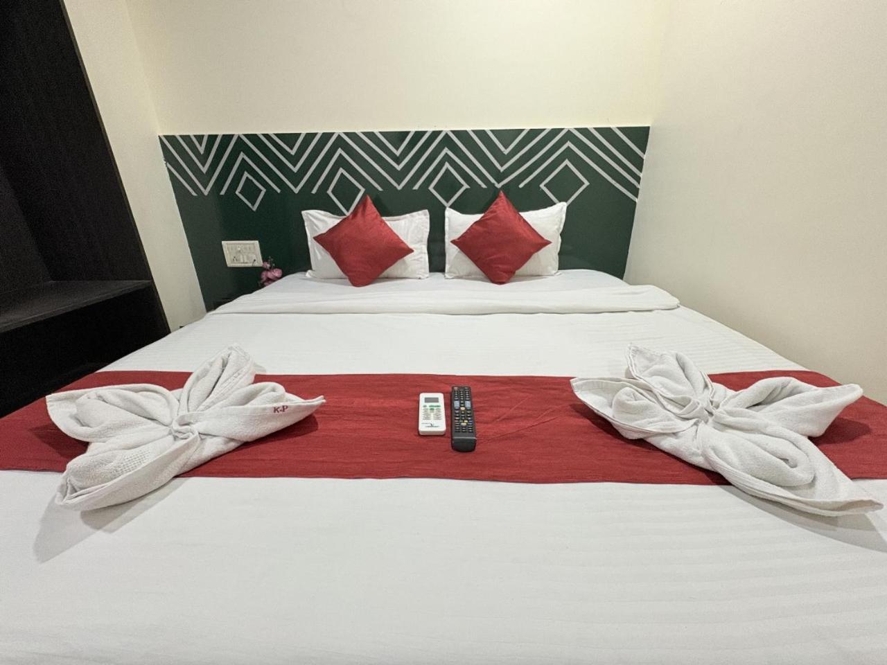 Hotel Fabhotel Kailash Park 2*