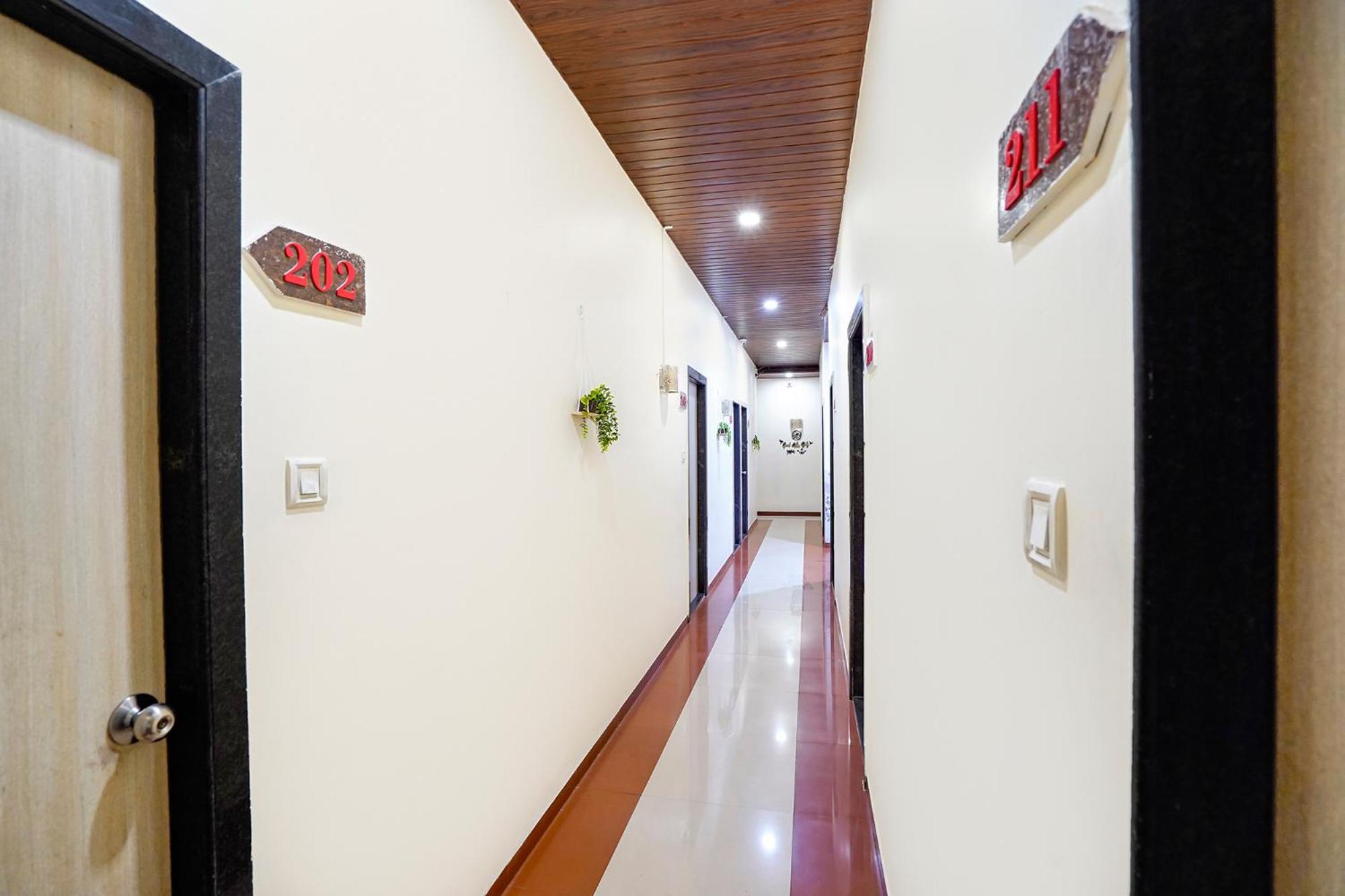 Fabhotel Kailash Park Hotel 2*
