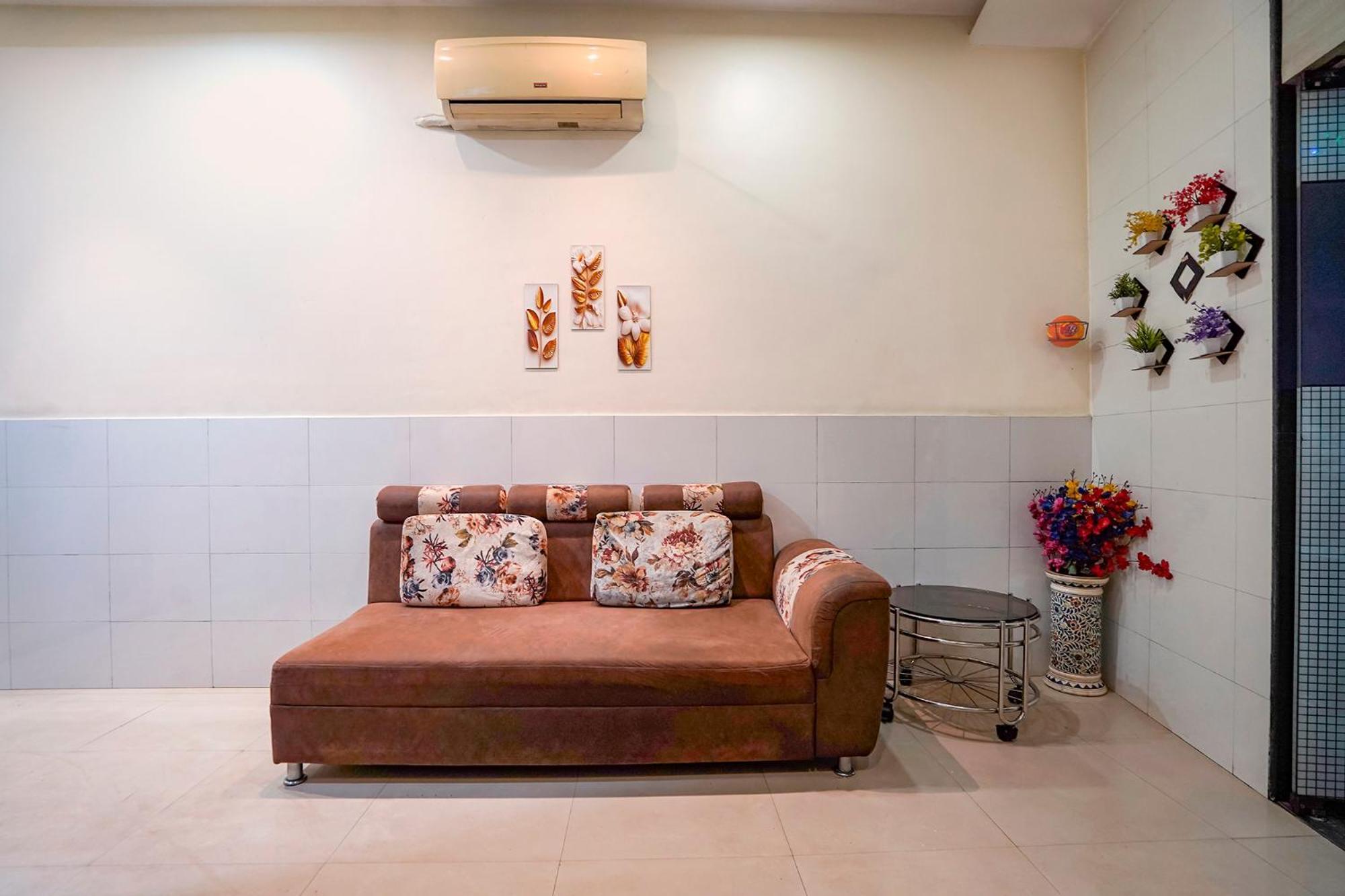 Fabhotel Kailash Park Bombay