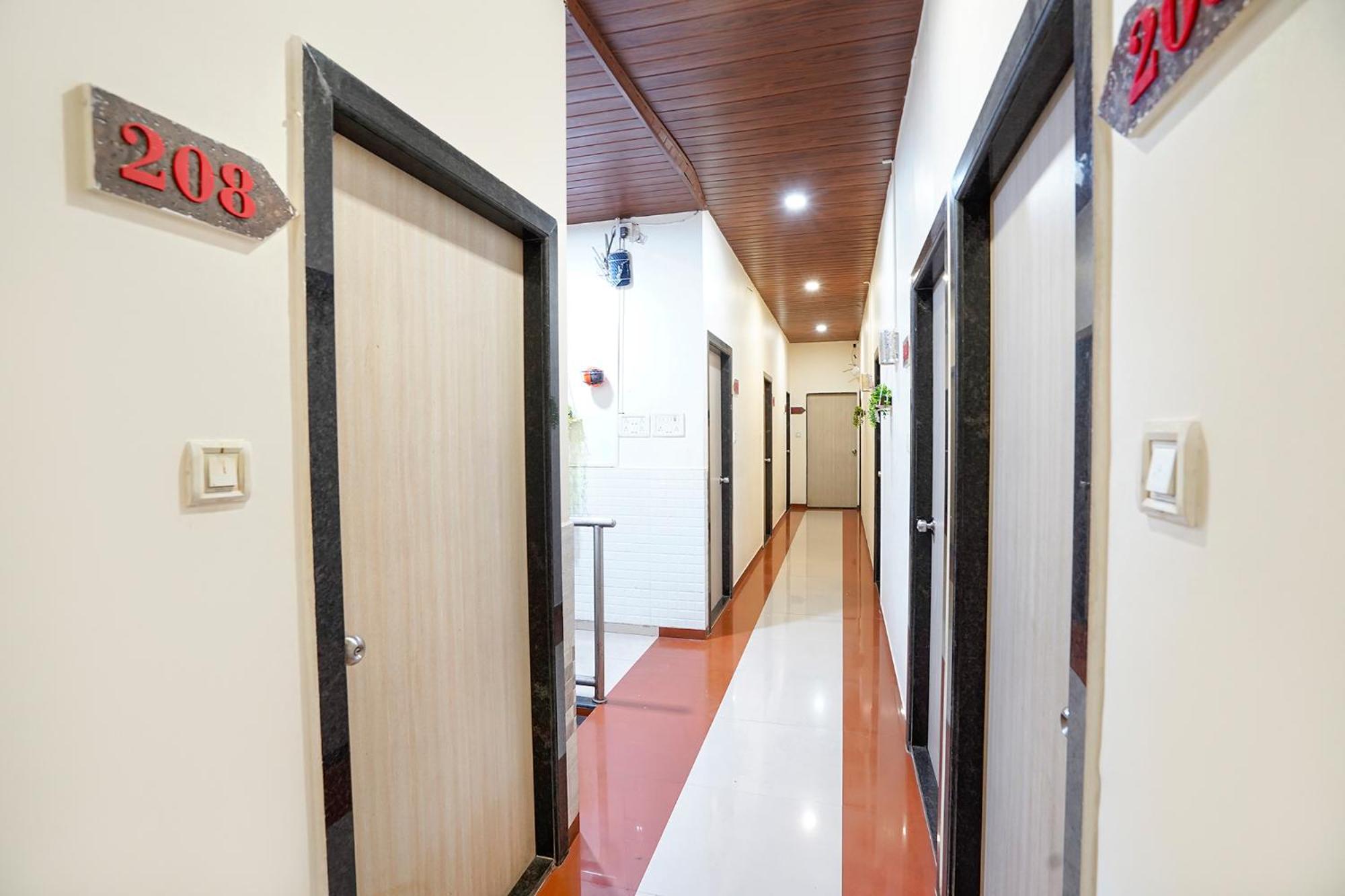 Fabhotel Kailash Park Bombay