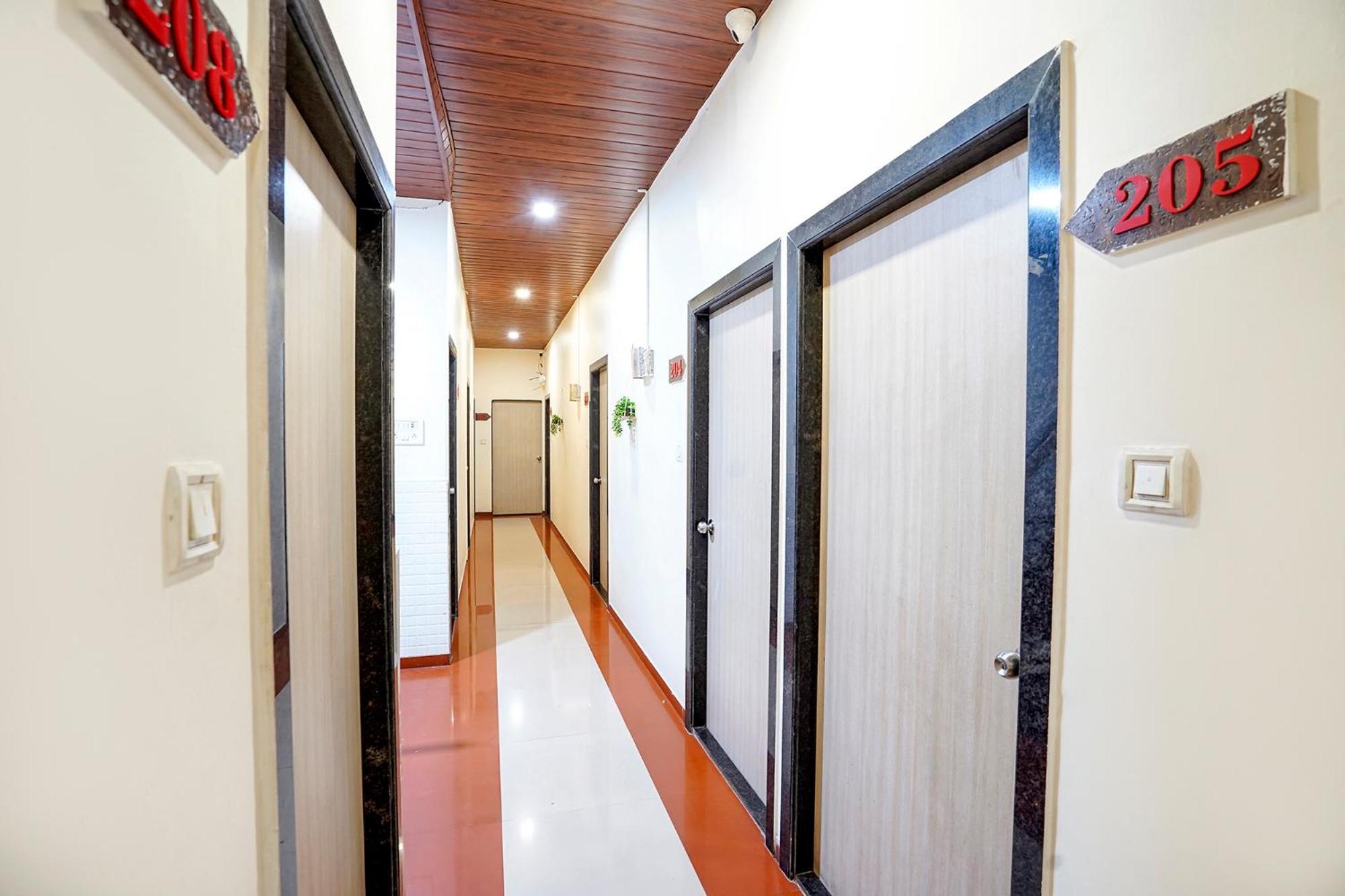 Fabhotel Kailash Park 2* Bombay
