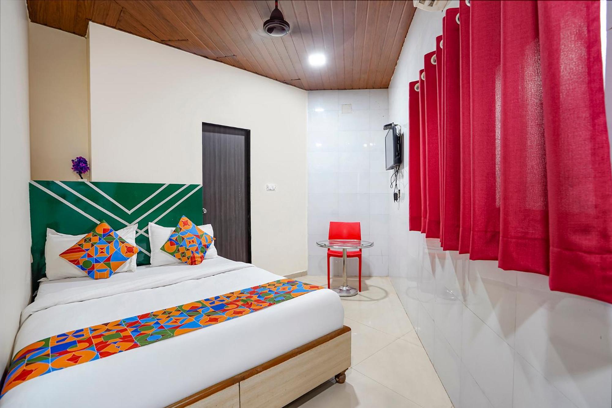 Fabhotel Kailash Park Bombay